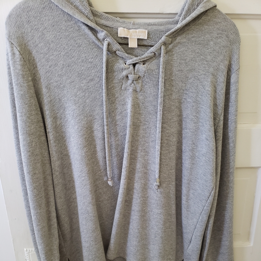 Light weight sweater